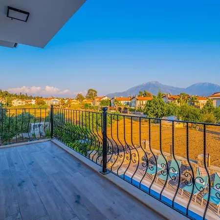 Infinity Myra פאטהיה